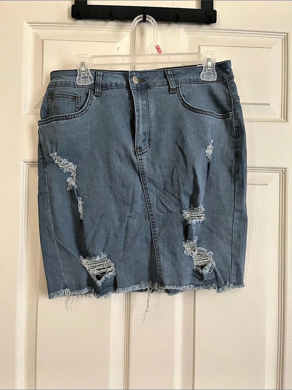 SHEIN EZwear Ripped Raw Hem Denim Skirt Distressed Denim Mini Skirt in Blue
